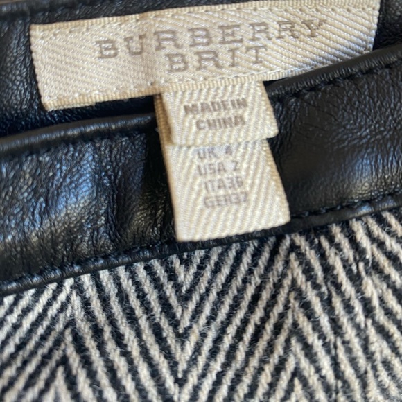 Burberry Brit wool pencil skirt. - Picture 4 of 5